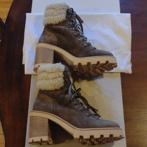 Jimmy Choo Brown Ankle Boots with Cream Fur Lining - Picture 5 of 10